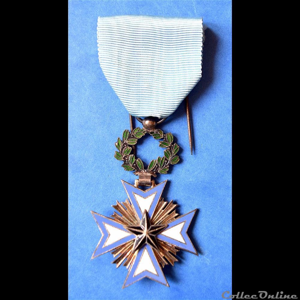 Médaille de l'Ordre de l'Etoile Noire du Bénin militaria medailles insignes medaille de ordre de etoile noire du benin