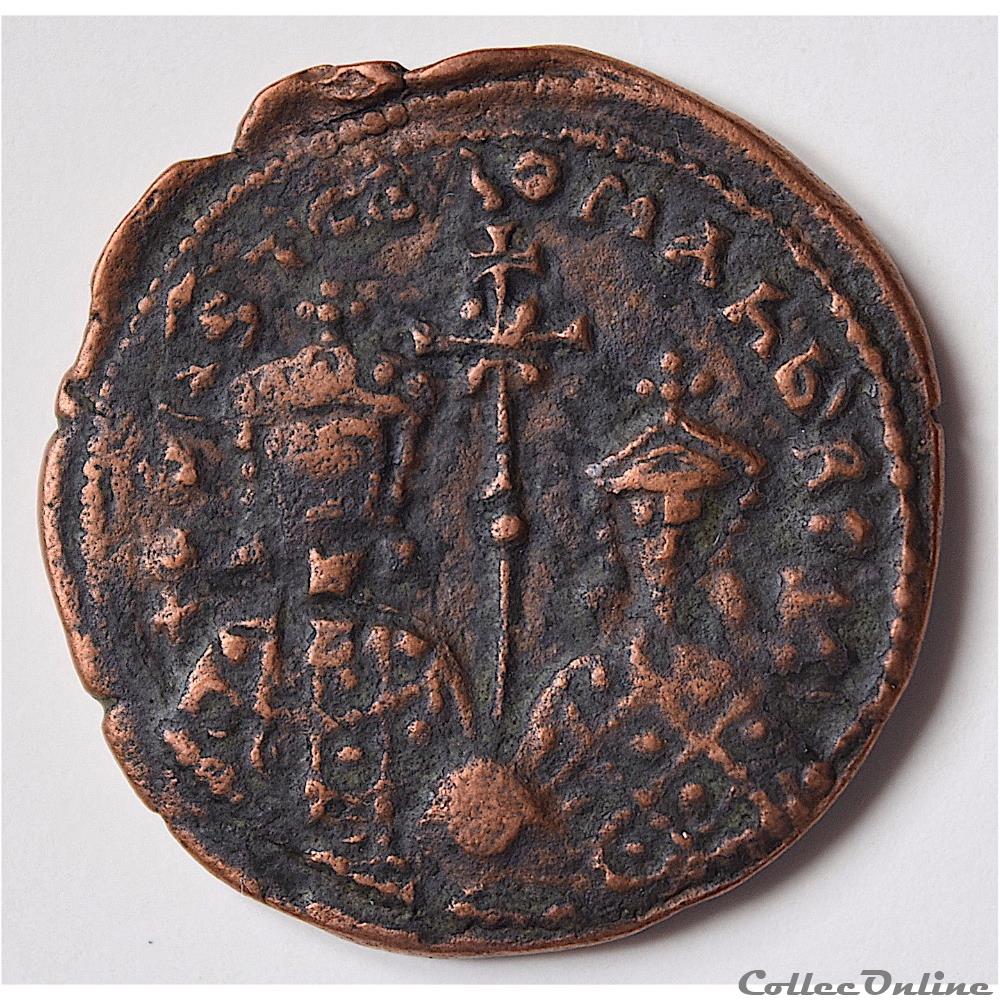 Constantin VII & Romain II (867-1081) Follis (950-959 A.D) Constantinople - Sear 1762 2 monnaie antique byzantine constantin vii romain ii 867 1081 follis 950 959 a d constantinople sear 1762