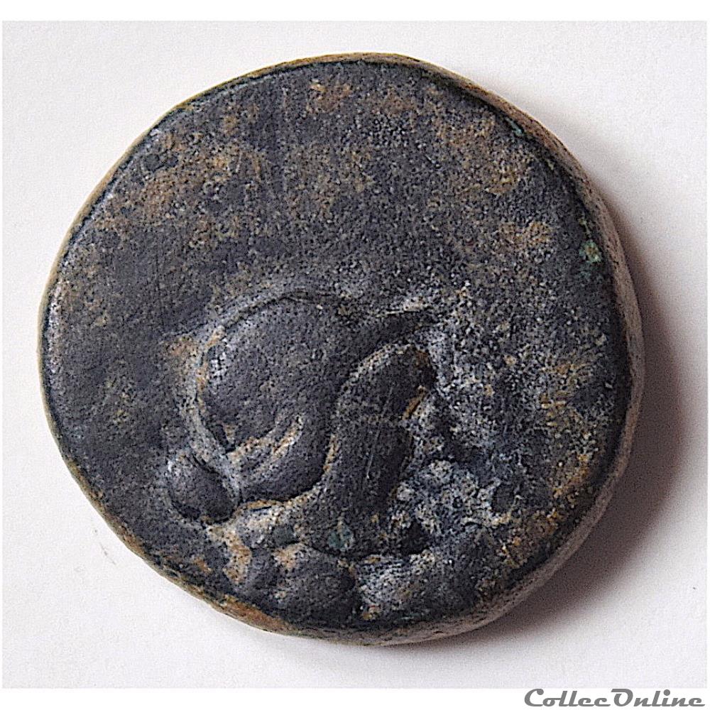 Lydie Thyateira, autonome, après 200 av.jc "bronze au Labrys" monnaie antique grecque lydie thyateira autonome apres 200 av jc bronze au labrys