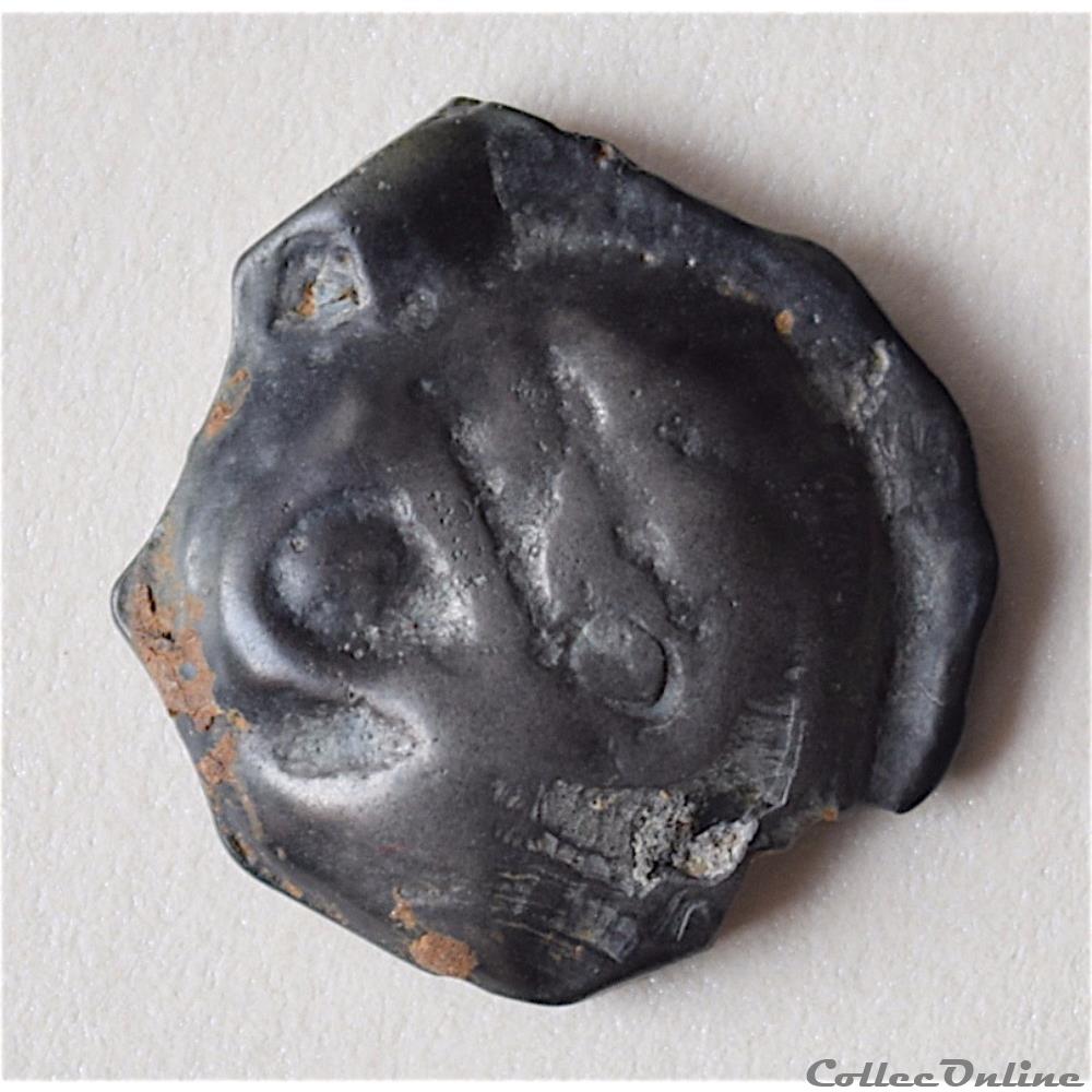 LEUQUES (Région de Toul/Metz) Potin à la tête “d’indien” et au sanglier classe Ij/h monnaie antique gauloise leuques region de toul metz potin a la tete d indien et au sanglier classe ij h