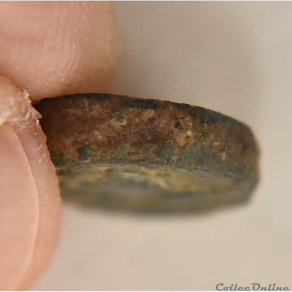 Petit bronze au taureau, MASSA (milieu du Ier siècle av.jc) 4 monnaie antique gauloise petit bronze au taureau massa milieu du ier siecle av jc