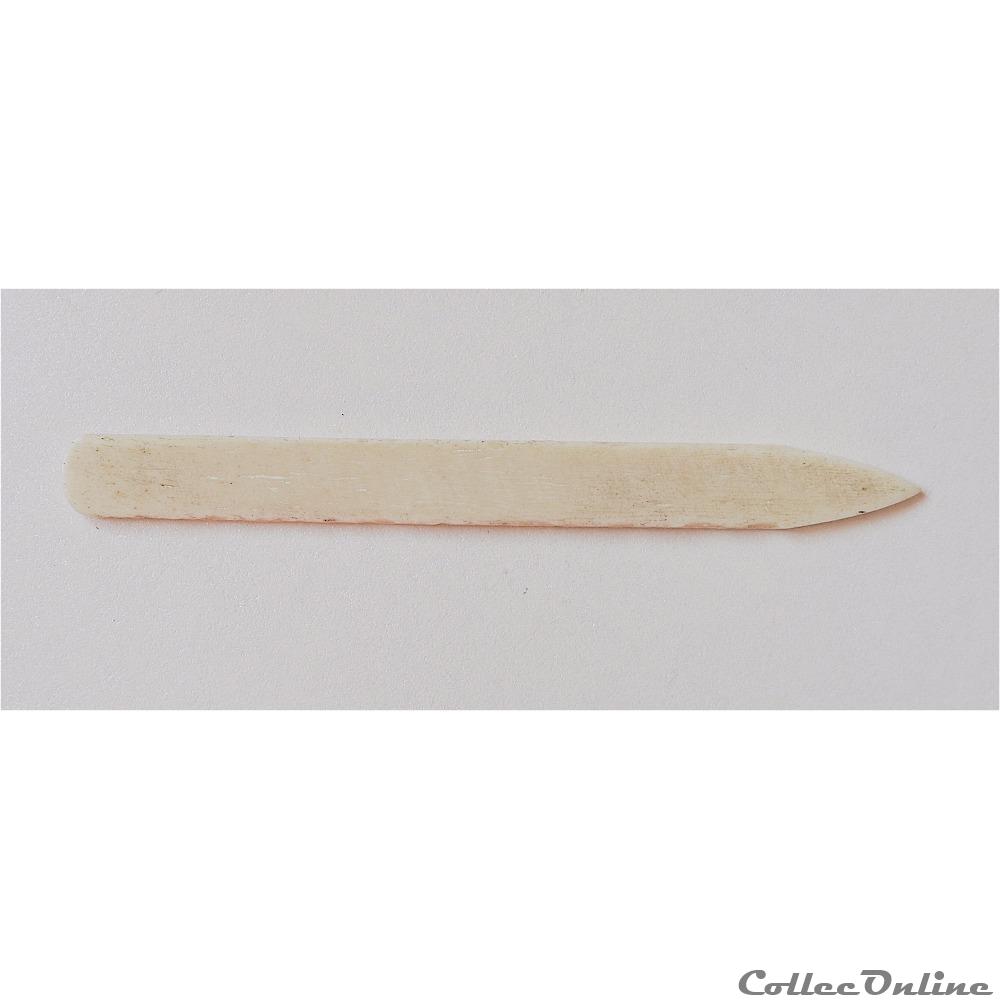 Outil en os, stylet de potier ou sculpteur (époque romaine indéterminée Ier / 4è s. ap.jc) art antiquite archeologie europe outil en os stylet de potier ou sculpteur epoque romaine indeterminee ier 4e s ap jc