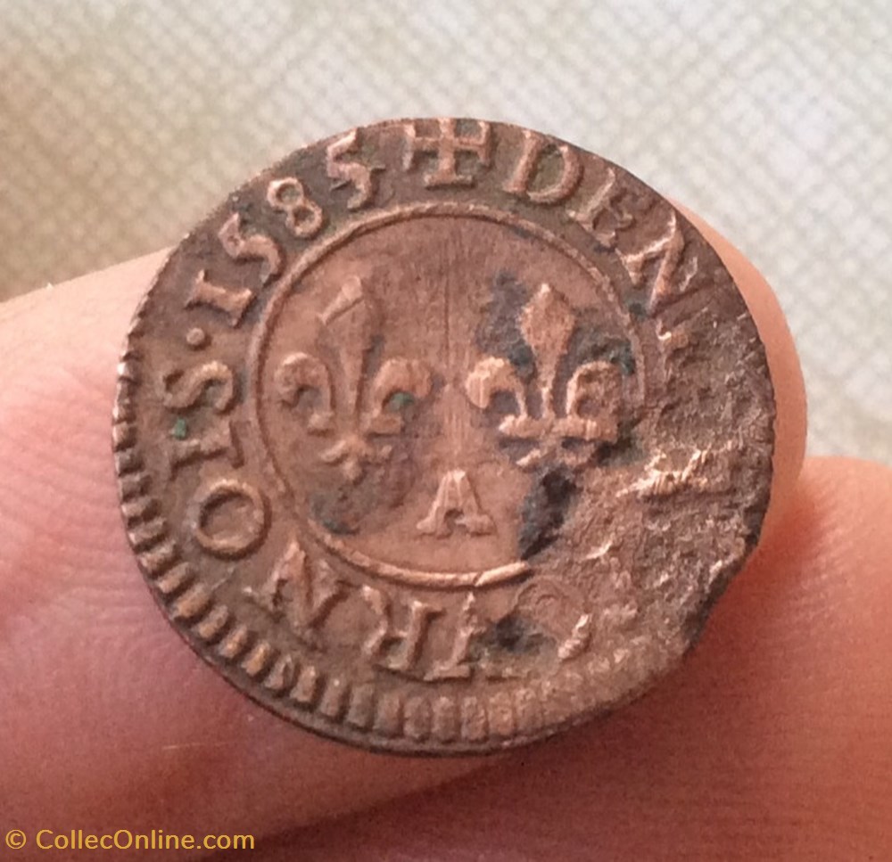 Denier tournois Henri III 1585 A Paris monnaies europe medievale france royales denier tournois henri iii 1585 a paris