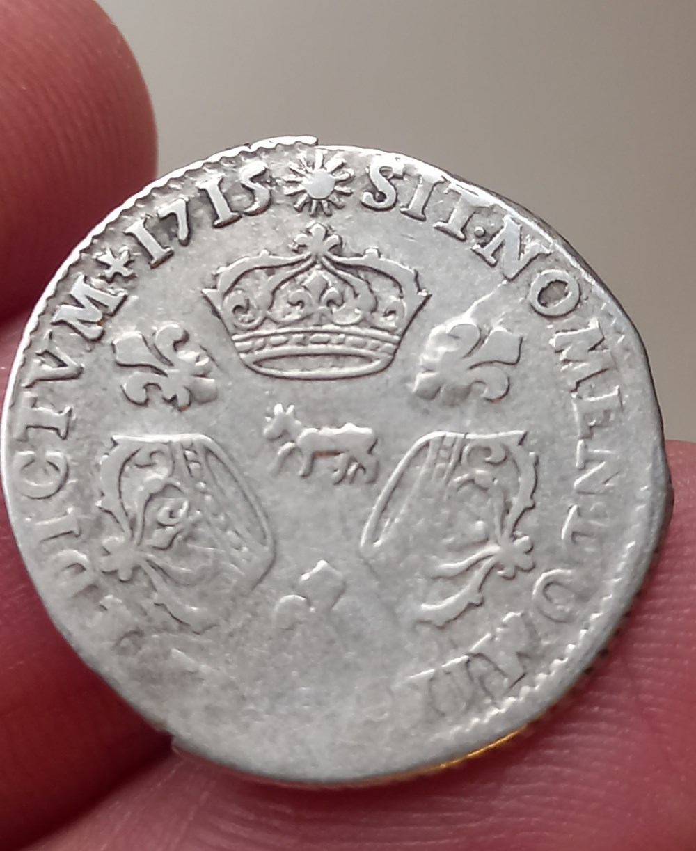 Dixième d’écu aux trois couronnes du Béarn Louis XIV 1715 vachette Pau monnaies europe medievale france royales dixieme d ecu aux trois couronnes du bearn louis xiv 1715 vachette pau