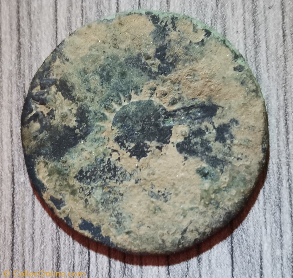A identifier vetement et accessoire bouton militaire a identifier