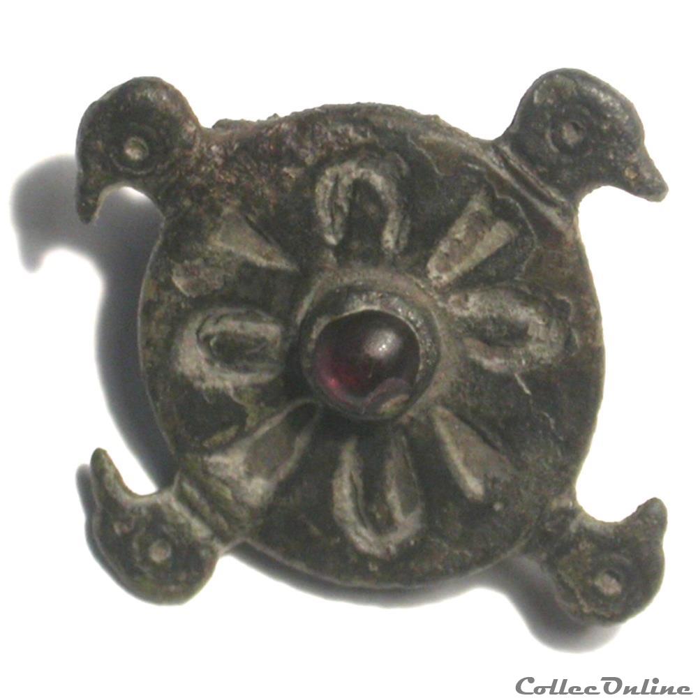 Brooch with bird heads kunst antiquitaten brooch with bird heads