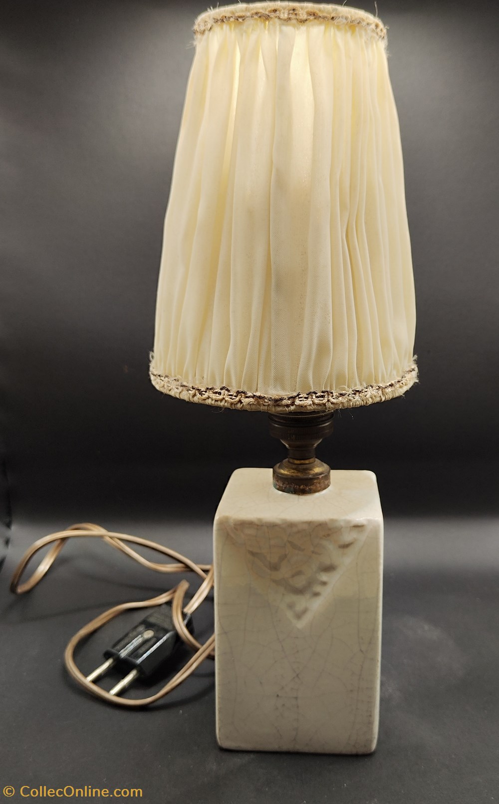 art antiquites ceramiques poteries ceramique craquele lampe a poser a motif geometrique