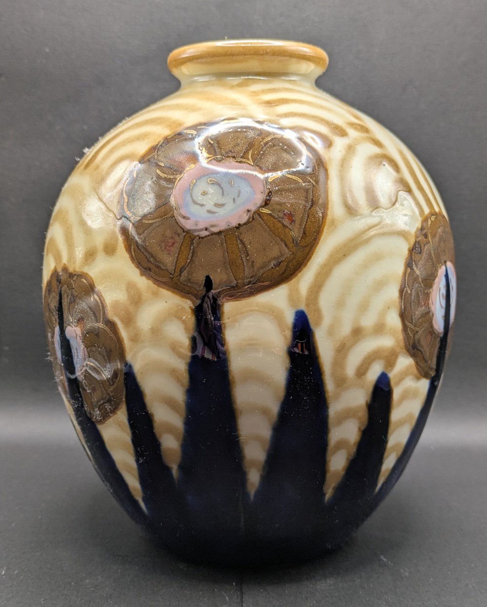 Porcelaine Limoges - Vase Camille Tharaud à décor de spirale et goutes art antiquites porcelaine limoges vase camille tharaud a decor de spirale et goutes