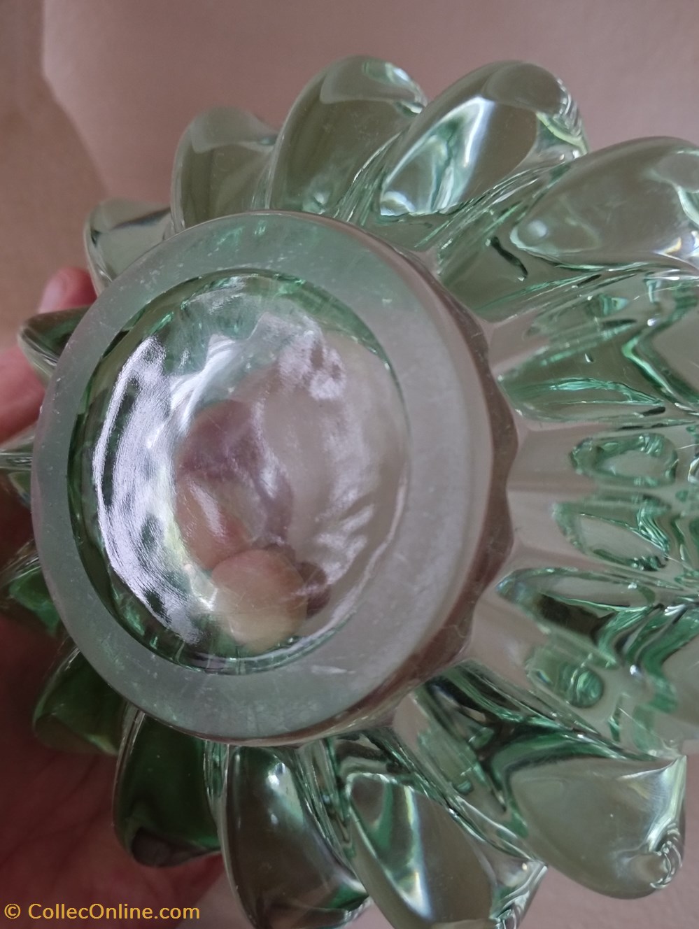 Verre - Cendrier Pierre d'Avesn teinté vert dans la masse 3 art antiquites verrerie verre cendrier pierre avesn teinte vert dans la masse