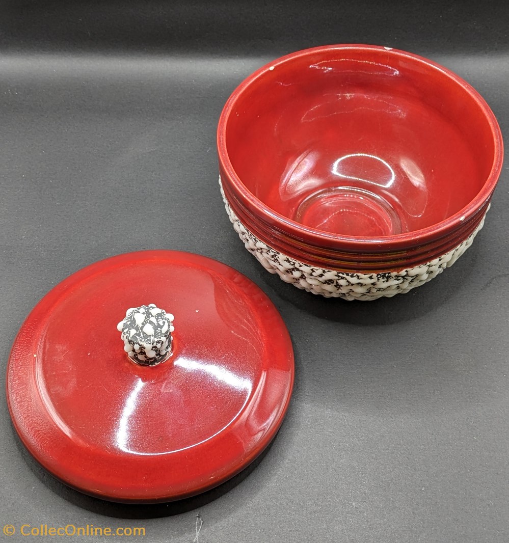 Céramique crispée - Bonbonnière Paul Millet Sèvres rouge 3 art antiquites ceramique crispee bonbonniere paul millet sevres rouge