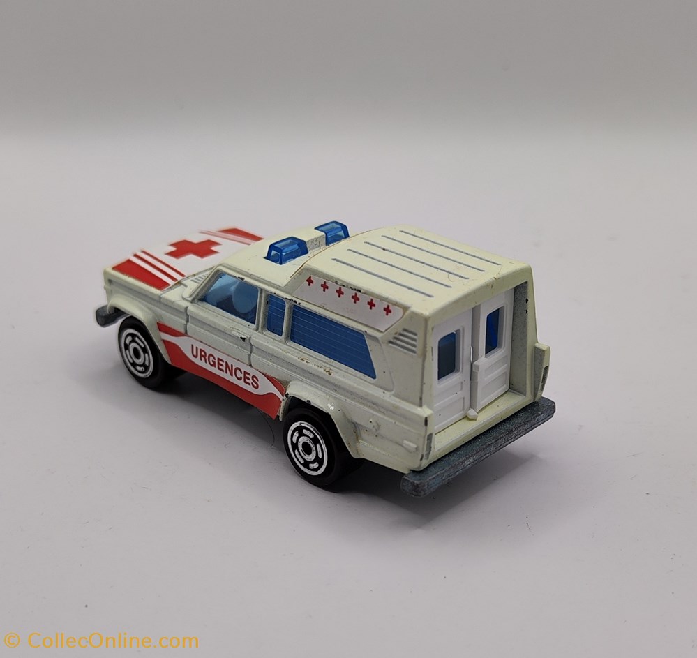 modeles reduits voitures majorette 200 chevrolet ambulance