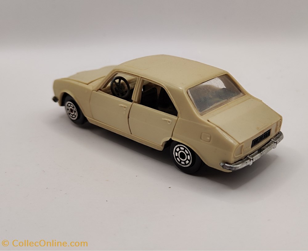 Norev Plastigam - Peugeot 504 ivoire modeles reduits voitures norev plastigam peugeot 504 ivoire
