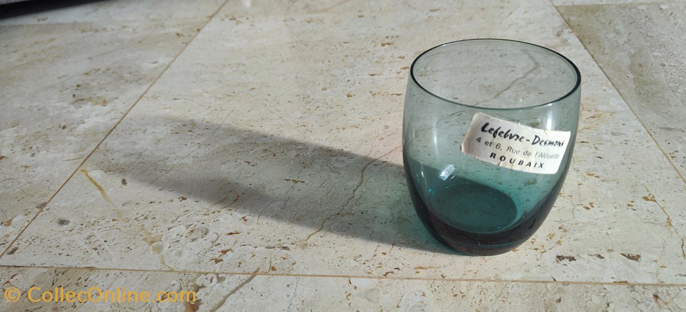 art antiquites verrerie verre verre teinte bleu dans la masse