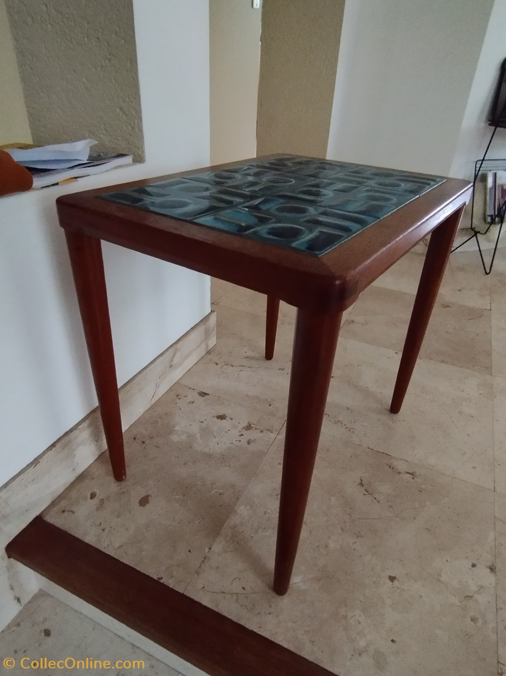 art antiquites meubles meuble appoint table scandinave teck et ceramique