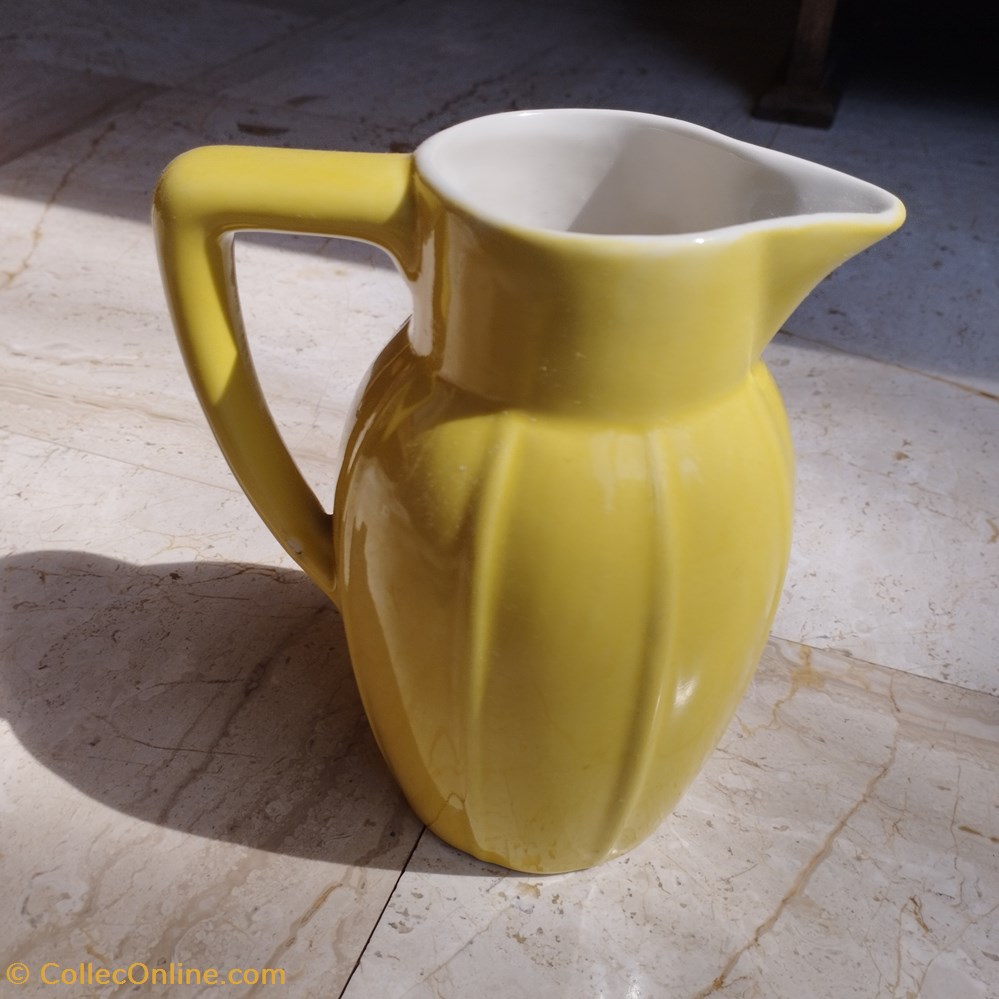 art antiquites ceramiques poteries ceramique pichet jaune