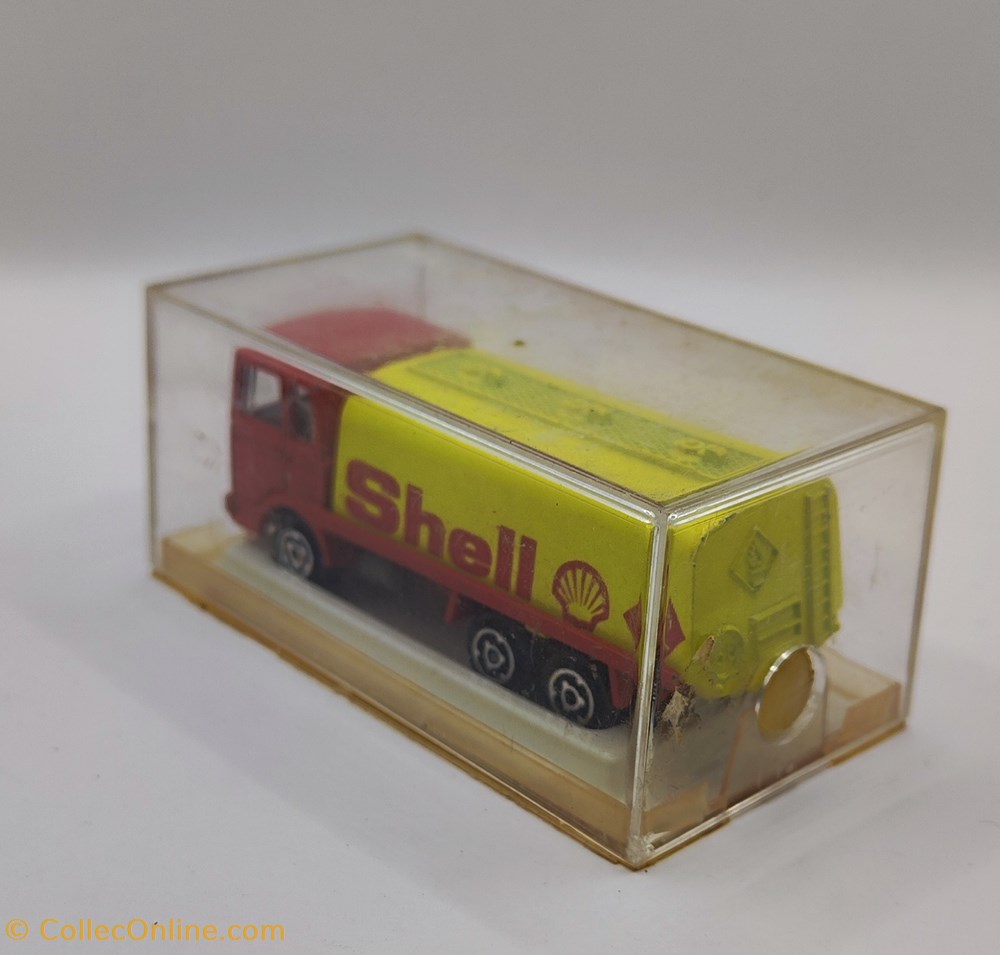 Majorette 200 - Saviem citerne Shell MIB modeles reduits voitures majorette 200 saviem citerne shell mib