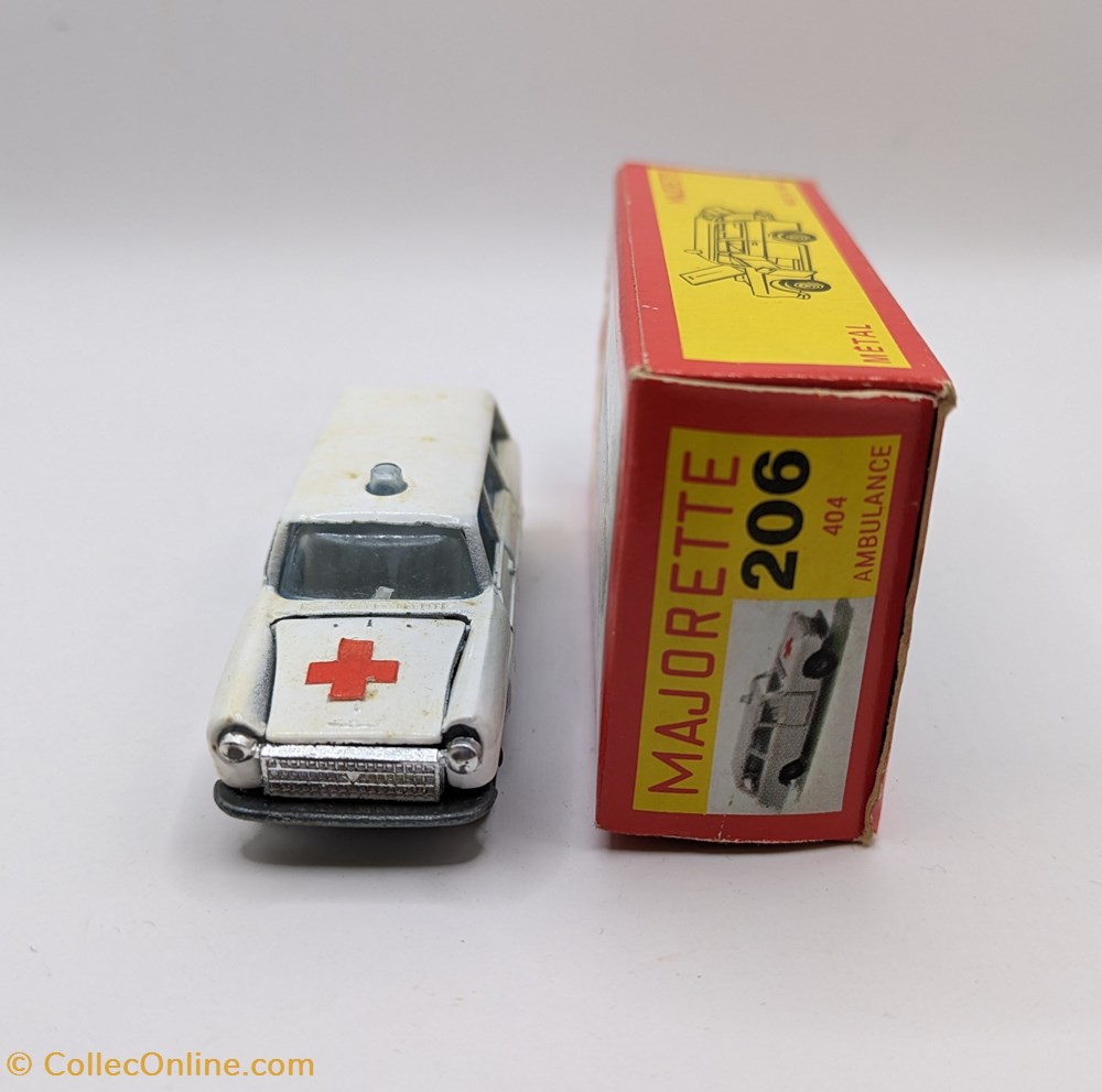 Majorette 200 - Peugeot 404 ambulance 4 modeles reduits voitures majorette 200 peugeot 404 ambulance