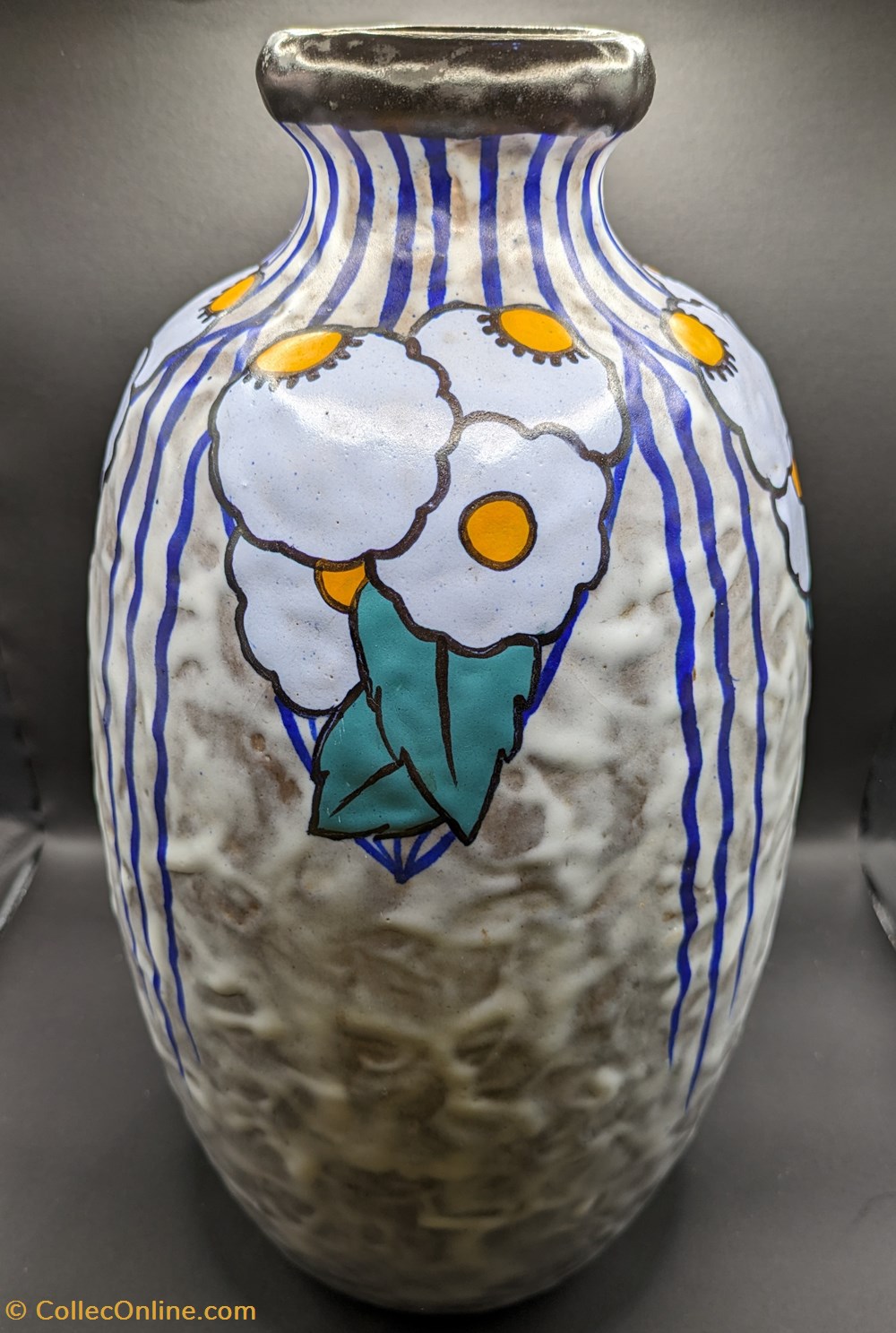 antiquites ceramique vase dage art deco a decor de marguerites stylisees
