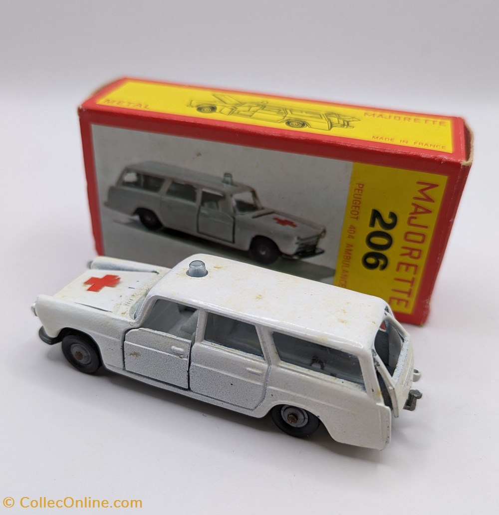 Majorette 200 - Peugeot 404 ambulance 2 modeles reduits voitures majorette 200 peugeot 404 ambulance