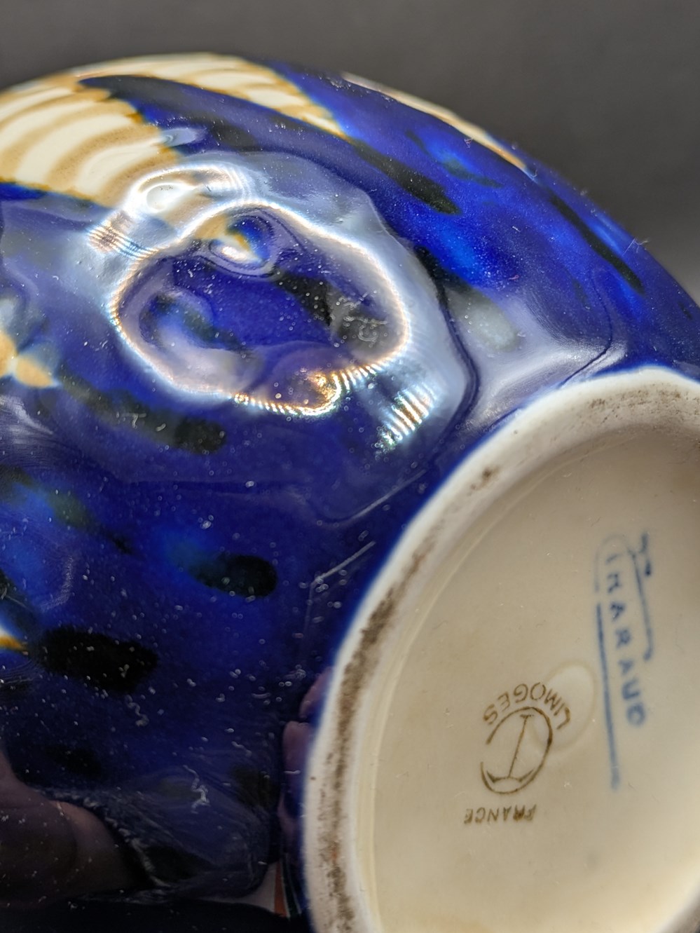 Porcelaine Limoges - Vase Camille Tharaud à décor de spirale et goutes art antiquites porcelaine limoges vase camille tharaud a decor de spirale et goutes