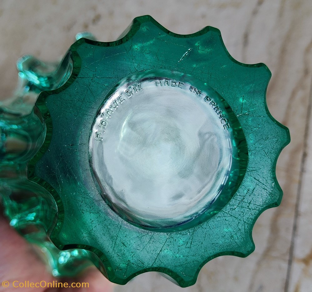 Verre - Vase Pierre d'Avesn en verre vert teinté dans la masse 3 art antiquites verrerie verre vase pierre avesn en verre vert teinte dans la masse