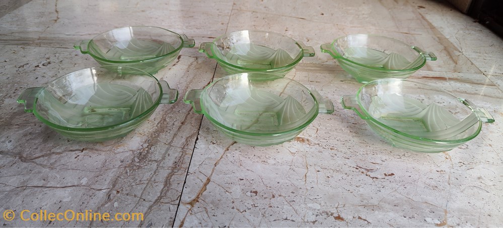 Verre - Coupelles (lot de 6) art déco à motif géométrique dépoli antiquites verre coupelles lot de 6 art deco a motif geometrique depoli