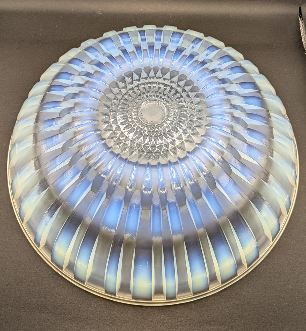 art antiquites verre opalescent coupe andre hunebelle a decor geometrique