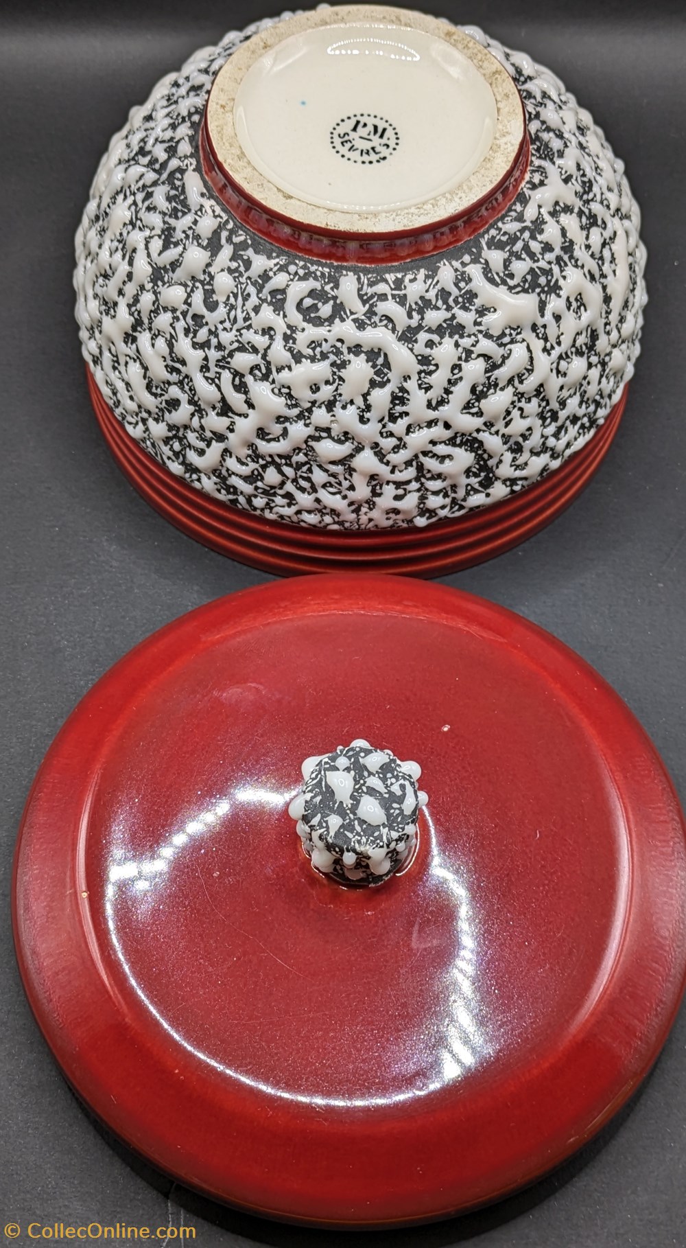Céramique crispée - Bonbonnière Paul Millet Sèvres rouge 4 art antiquites ceramique crispee bonbonniere paul millet sevres rouge