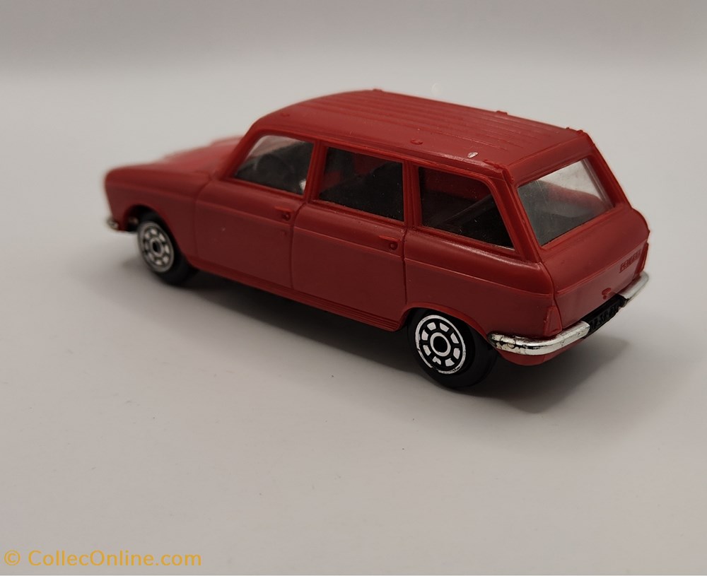 Norev Plastigam - Peugeot 204 break rouge 2 modeles reduits voitures norev plastigam peugeot 204 break rouge