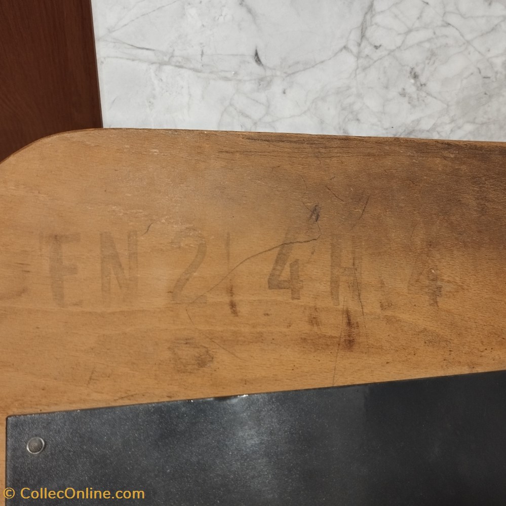art antiquites meubles siege chaises atelier lot de 4 pied metal assise et dossier bois