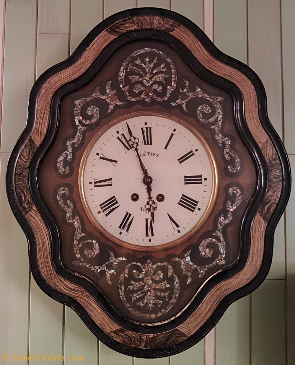 Bois - Horloge vénitienne oeil de boeuf en bois noir à incrustation de nacre art antiquites bois horloge venitienne oeil de boeuf en bois noir a incrustation de nacre