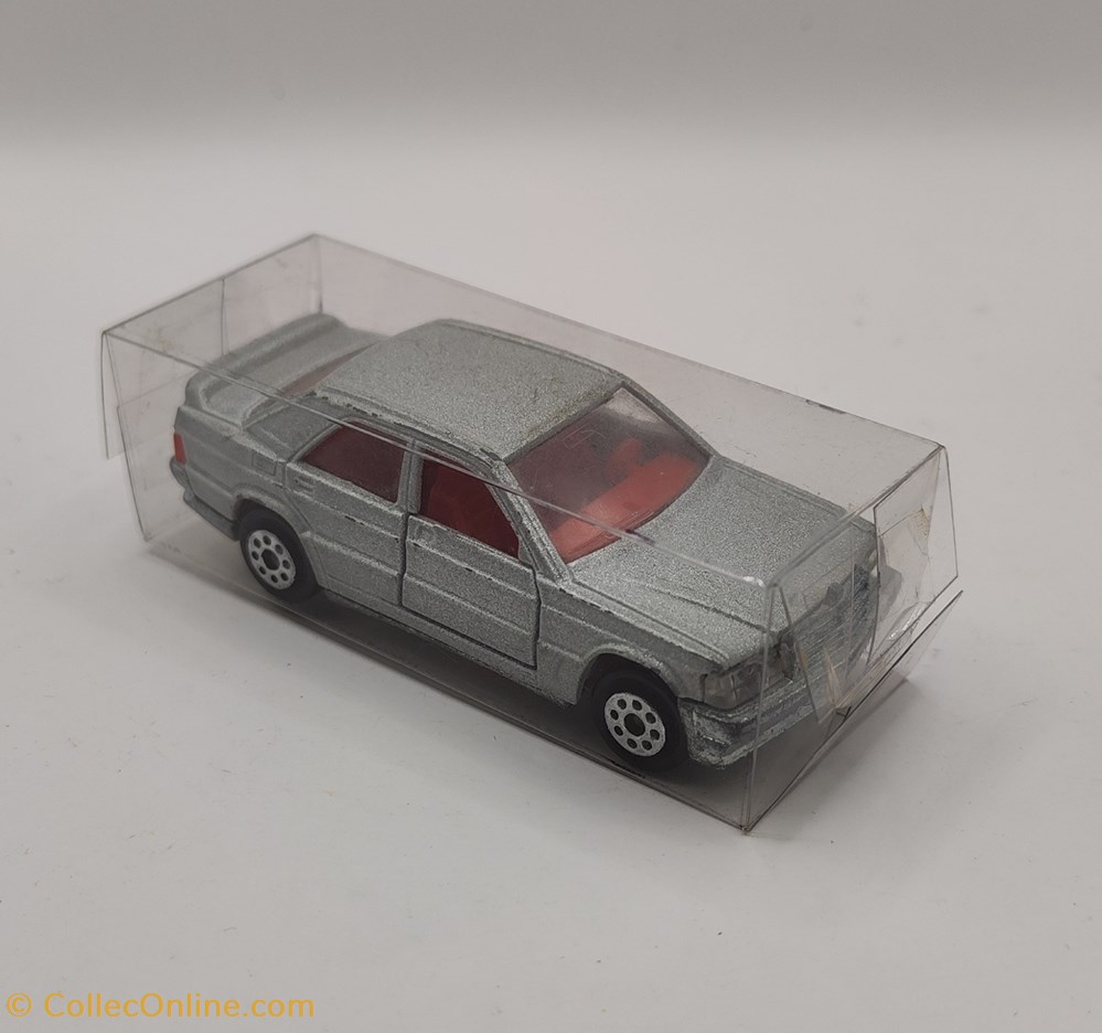 modeles reduits voitures majorette 200 mercedes 190 e