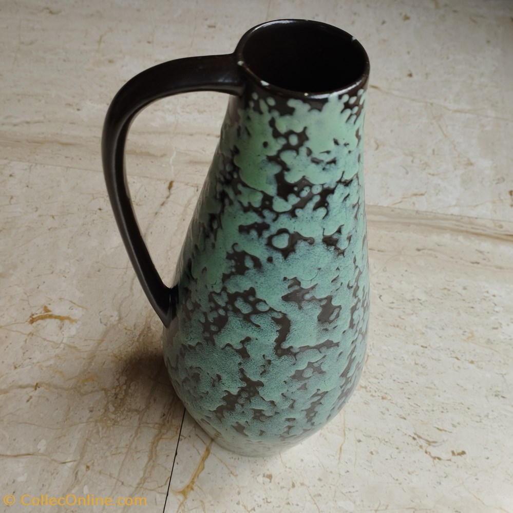 art antiquites ceramiques poteries ceramique pichet germany lava vert