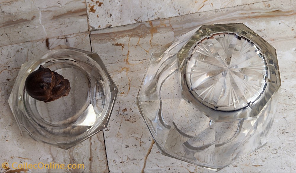 antiquites verre pot naturalisme a pans coupes et forme de diamant couvercle singe en bois stylise art deco