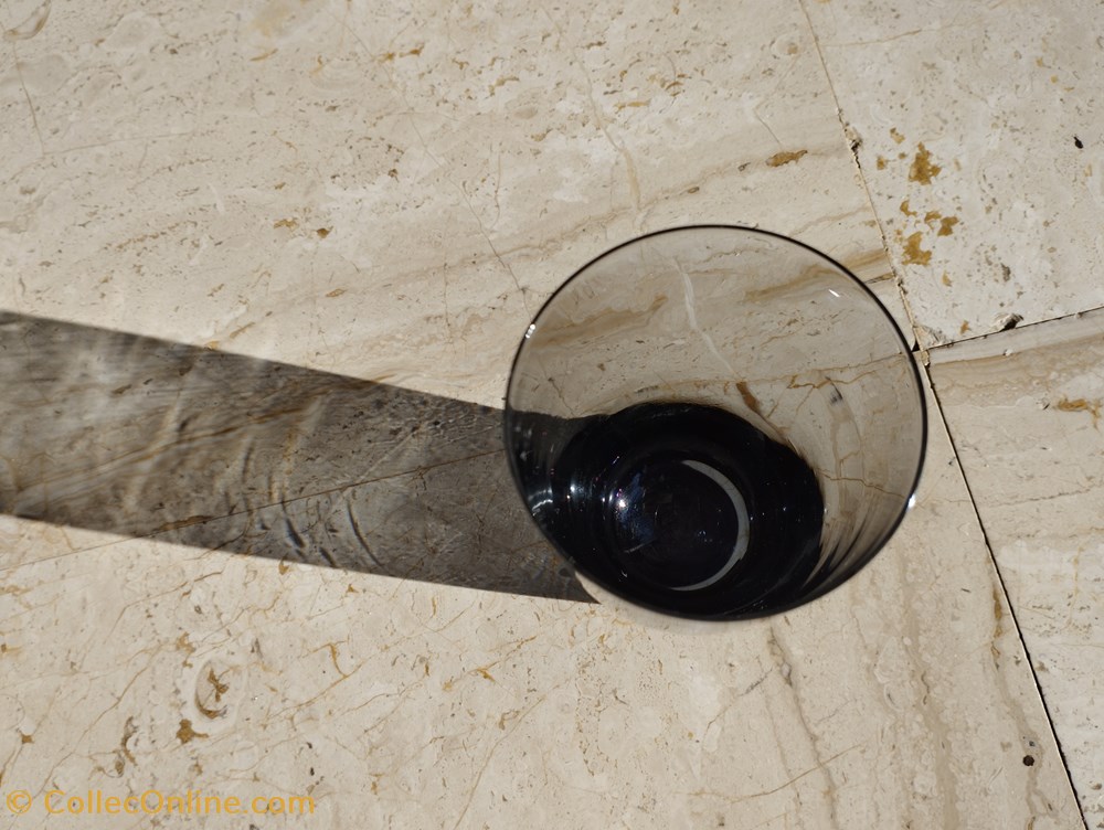 art antiquites verre verre teinte fume noir