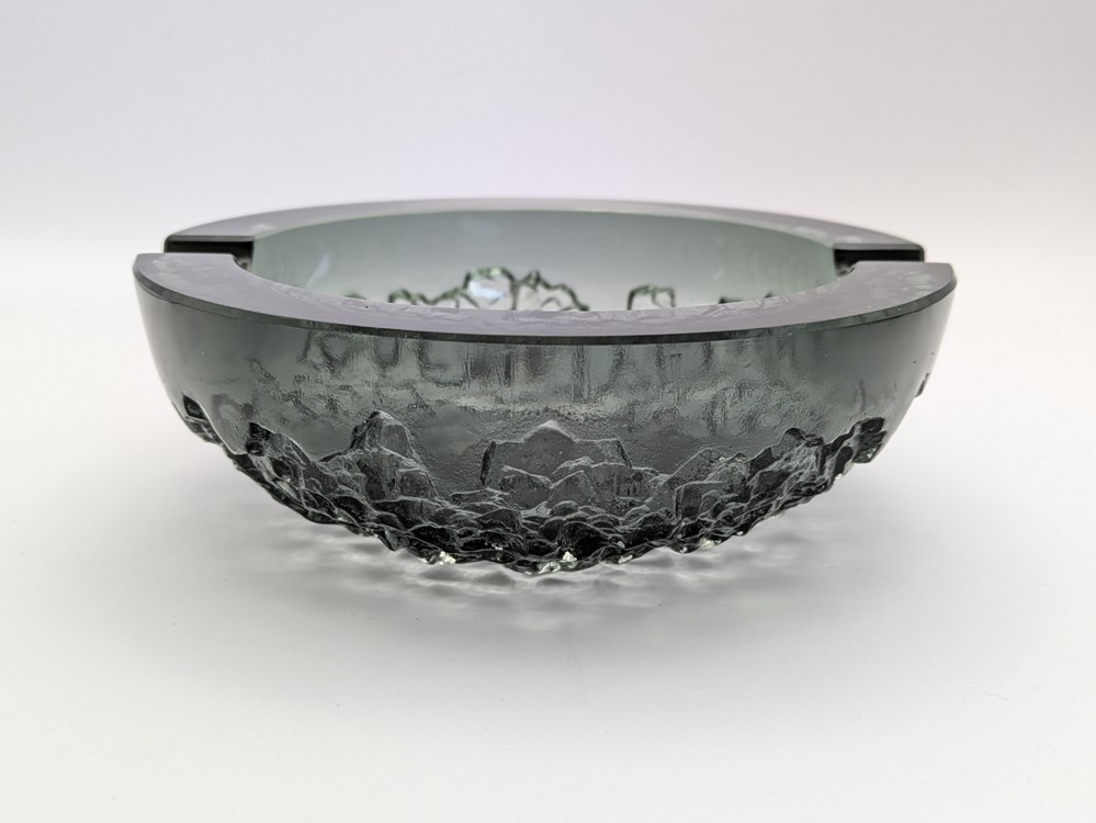 art antiquites verre moule presse cendrier verlys noir annees 50s