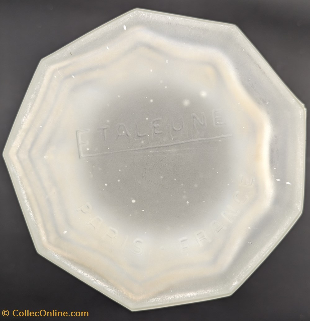 Verre moulé pressé - Vase Etaleune modèle Limoges étroit à motif floral près du col 4 art antiquites verre moule presse vase etaleune modele limoges etroit a motif floral pres du col