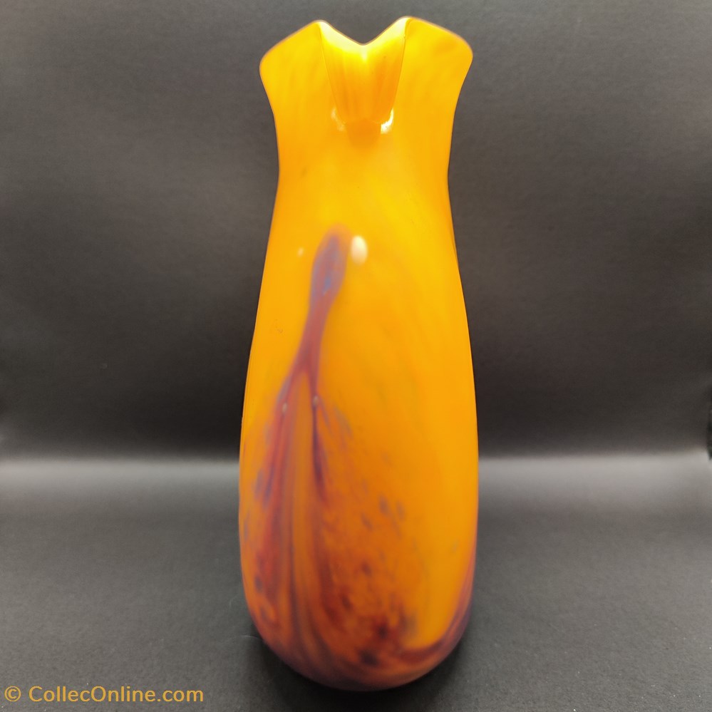 art antiquites verrerie verre marmoreen le verre francais vase a panse applatie orange et violet