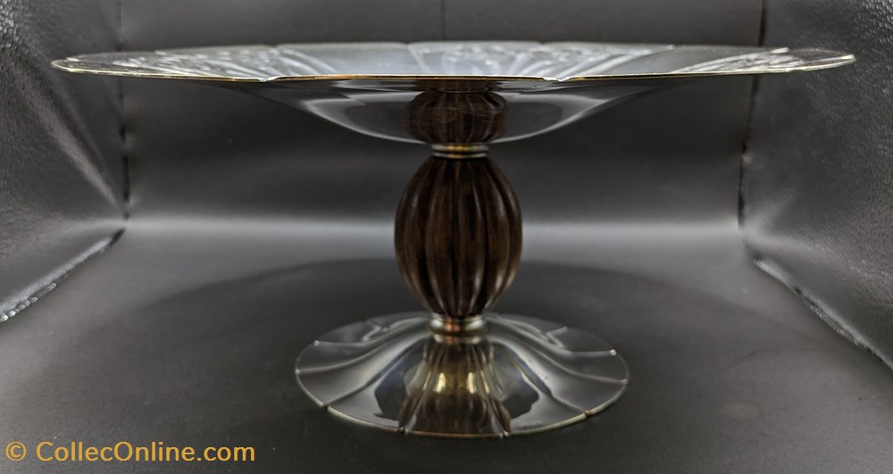 Métal argenté - Coupe art déco à motifs géométriques sur pied en bois et métal 2 la table argenterie metal argente coupe art deco a motifs geometriques sur pied en bois et metal