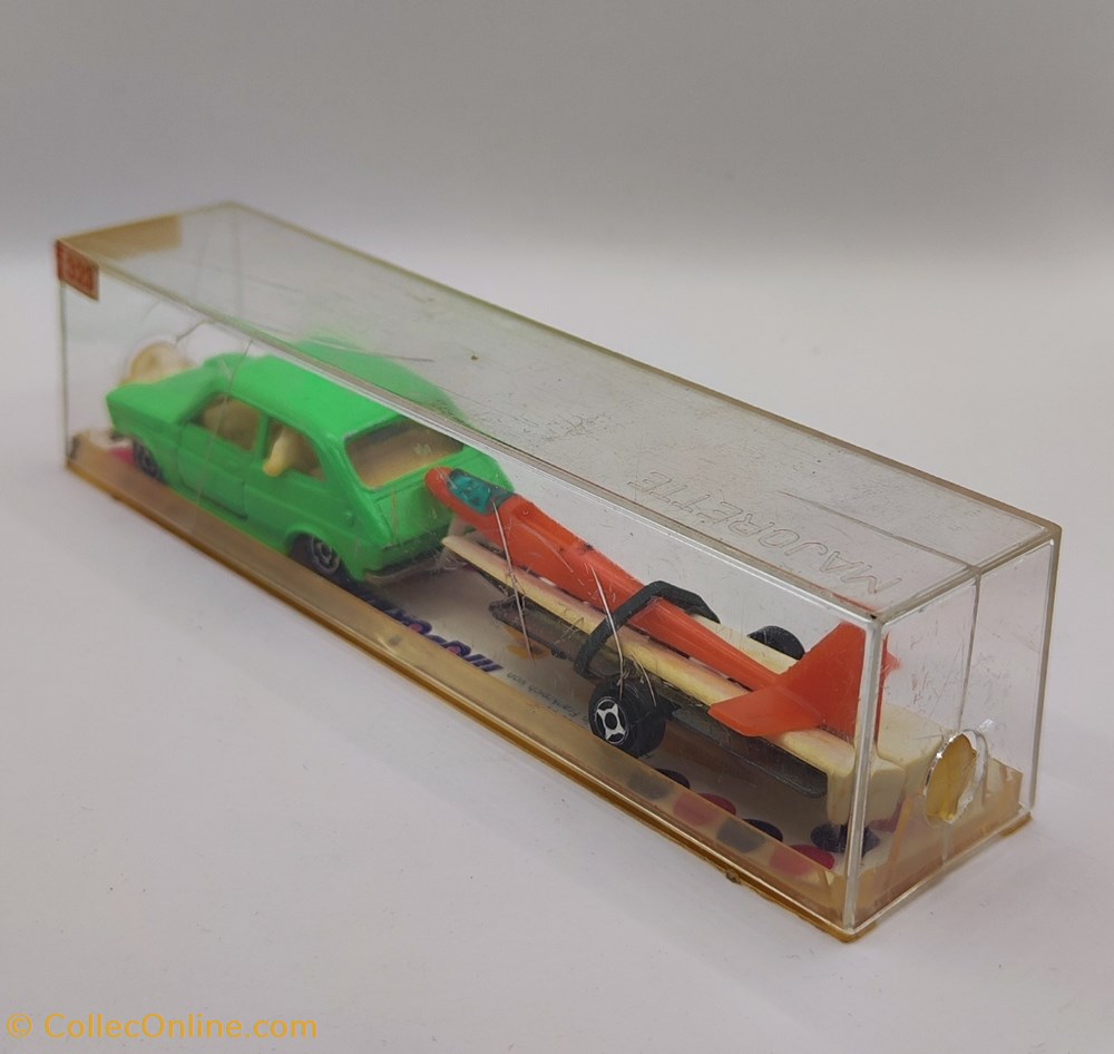 Majorette 300 - Fiat 127 + planeur MIB modeles reduits voitures majorette 300 fiat 127 planeur mib