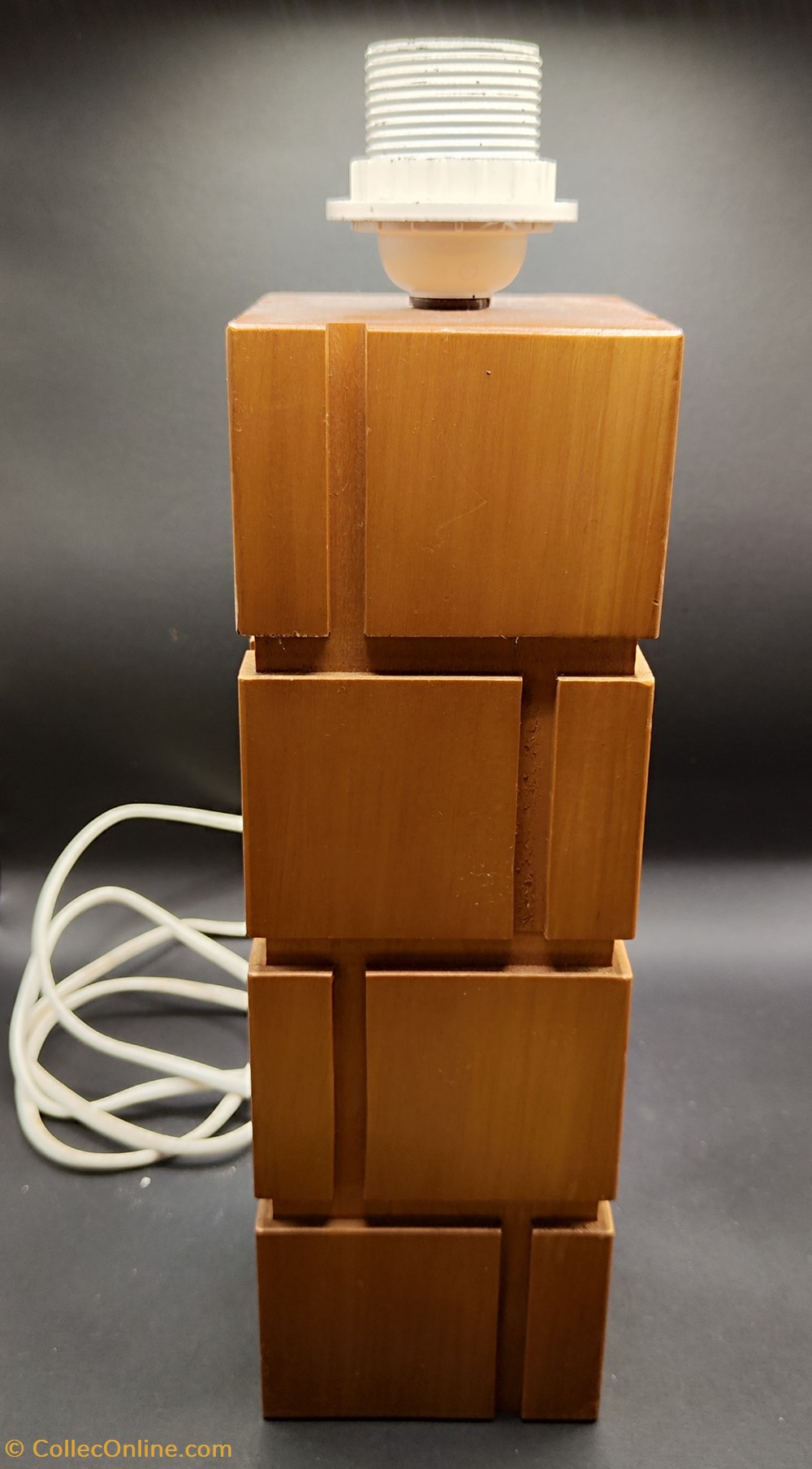 art antiquites meubles lampe lampe a poser bois massif decor geometrique style regain