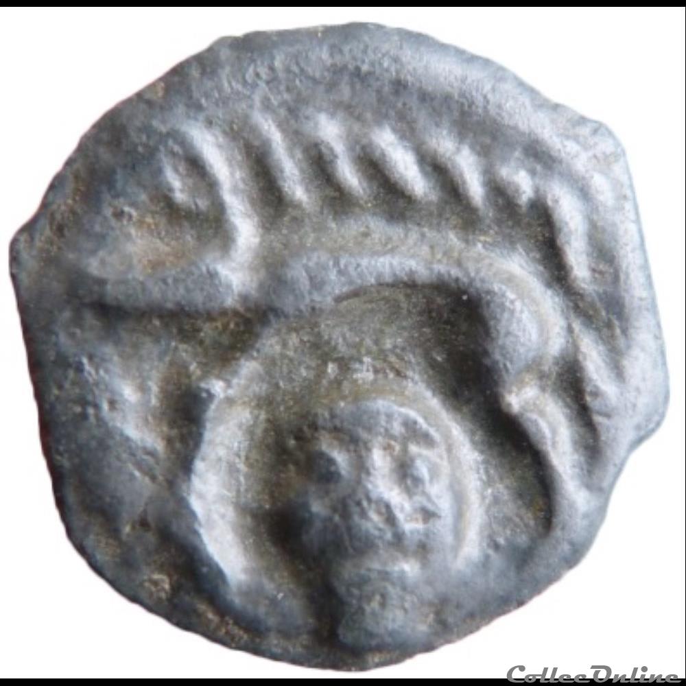 Série 24 DT 151 Potin à la tête de face sous le sanglier monnaie antique gauloise serie 24 dt 151 potin a la tete de face sous le sanglier
