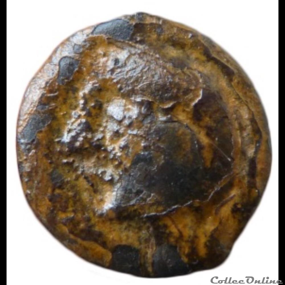 Série 24 DT 151 Potin à la tête de face visage sous le sanglier monnaie antique gauloise serie 24 dt 151 potin a la tete de face visage sous le sanglier