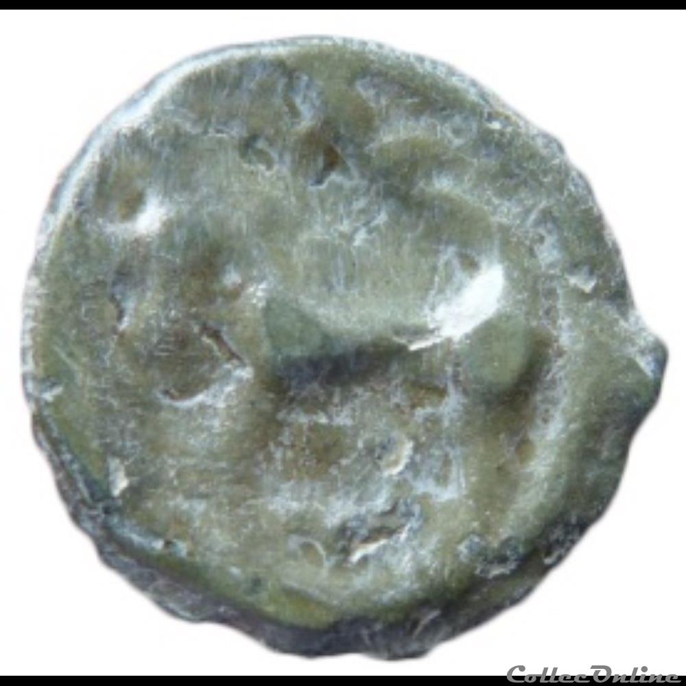 Série 559 DT 150 Potin à la tête casquée et à la rosace monnaie antique gauloise serie 559 dt 150 potin a la tete casquee et a la rosace
