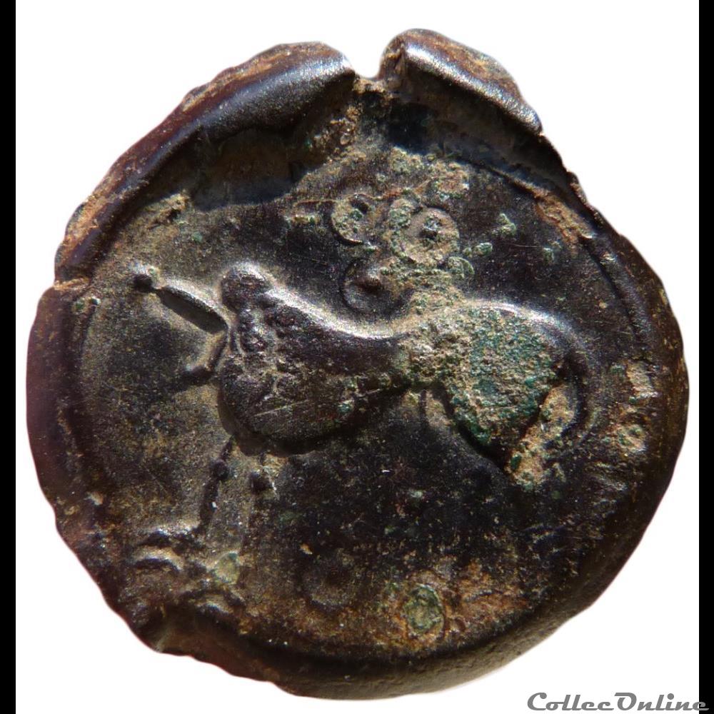 Série 65 DT 563 Bronze à la tête janiforme, classe II monnaie antique gauloise serie 65 dt 563 bronze a la tete janiforme classe ii
