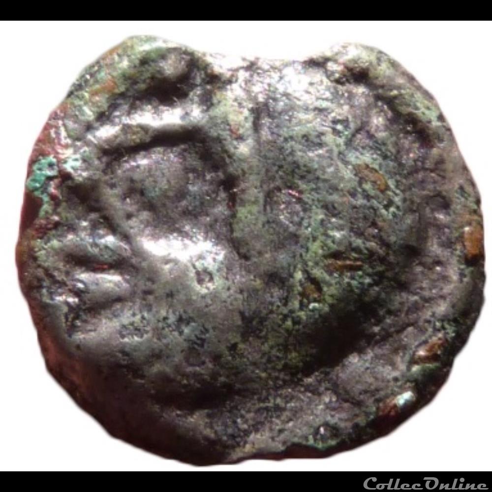 Série 562 DT 2648 Potin à la tête casquée et cheval monnaie antique gauloise serie 562 dt 2648 potin a la tete casquee et cheval