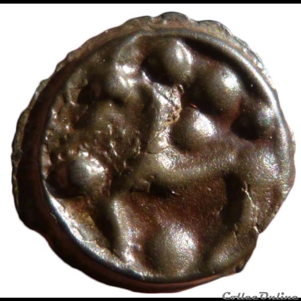 Série 562 DT 2648 Potin à la tête casquée et cheval monnaie antique gauloise serie 562 dt 2648 potin a la tete casquee et cheval