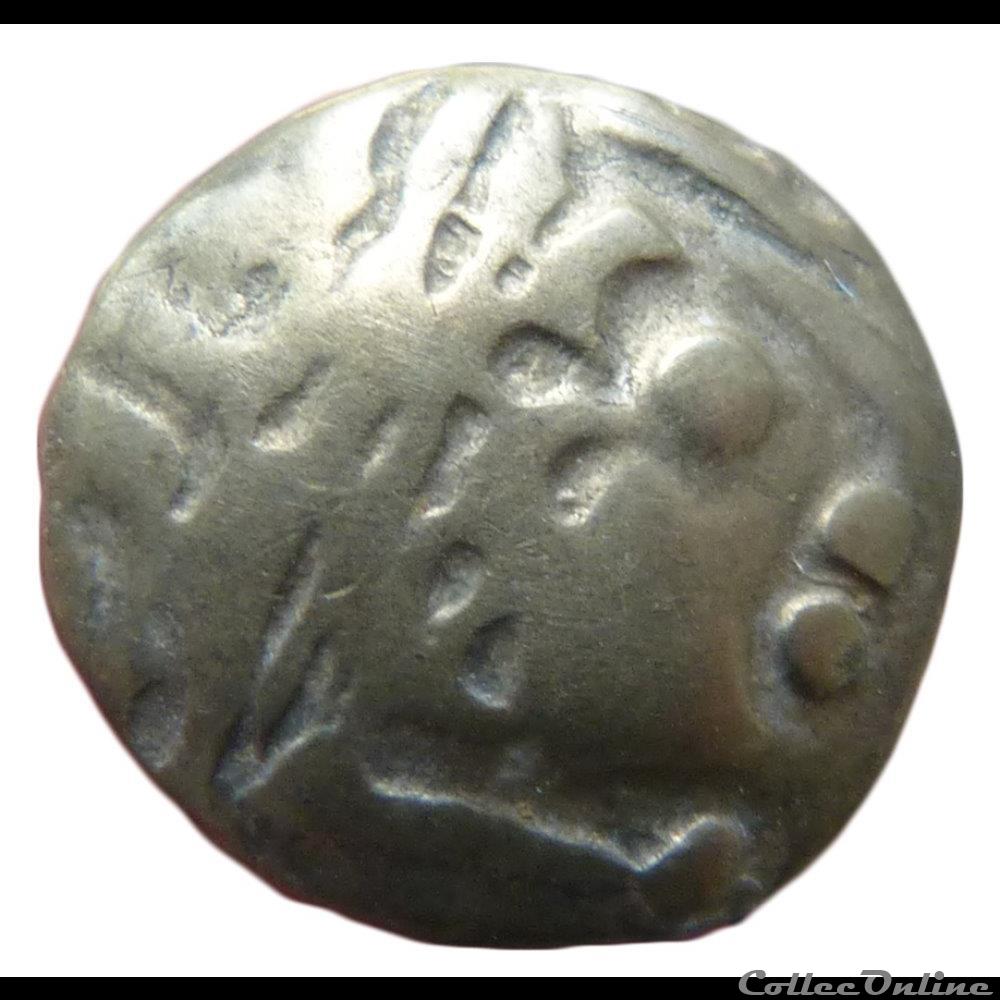 Série 833 DT 3066 Quart de statère à la rouelle séquano-helvète / tête à droite monnaie antique gauloise serie 833 dt 3066 quart de statere a la rouelle sequano helvete tete a droite
