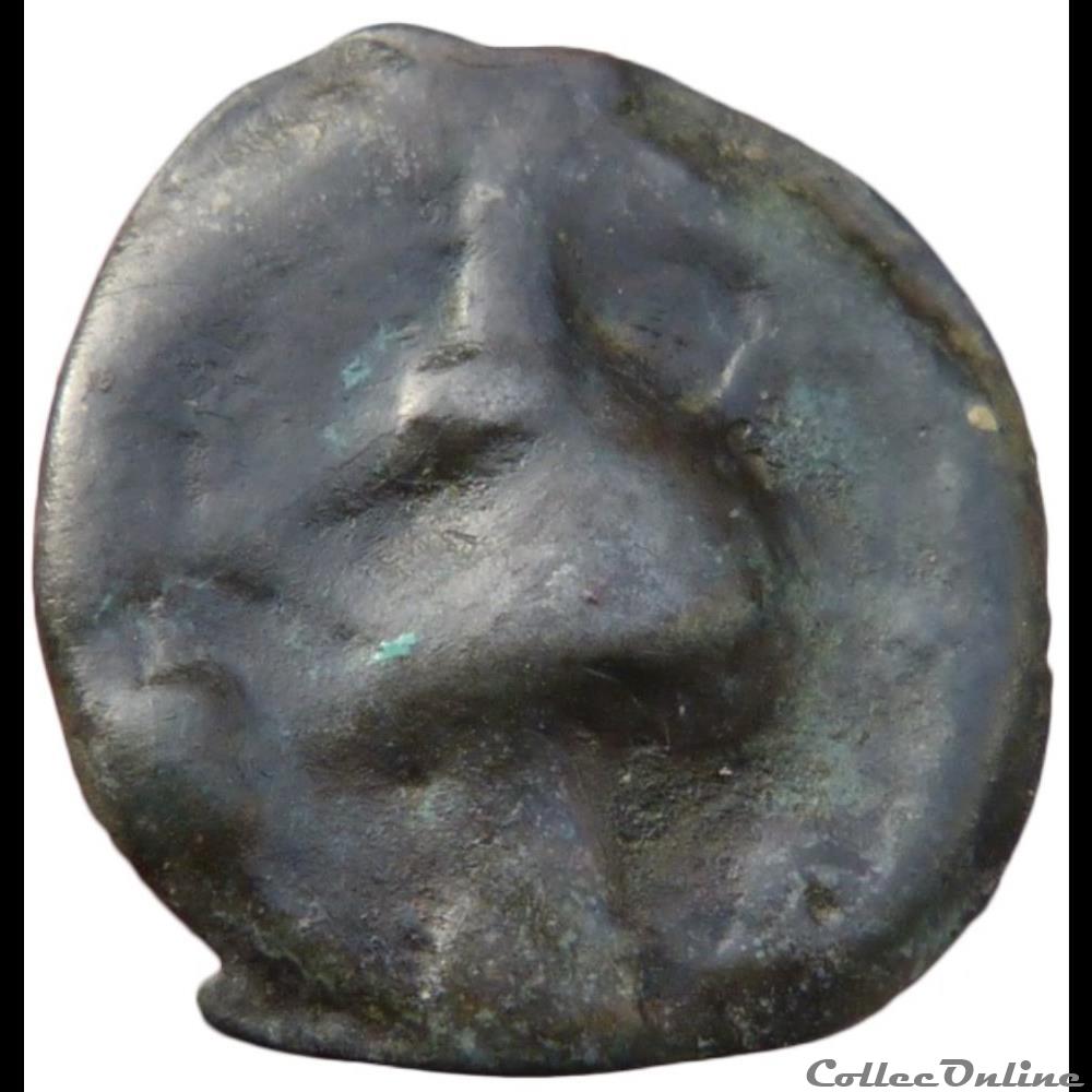 DT2625 Potin dégénéré au croissant monnaie antique gauloise dt2625 potin degenere au croissant