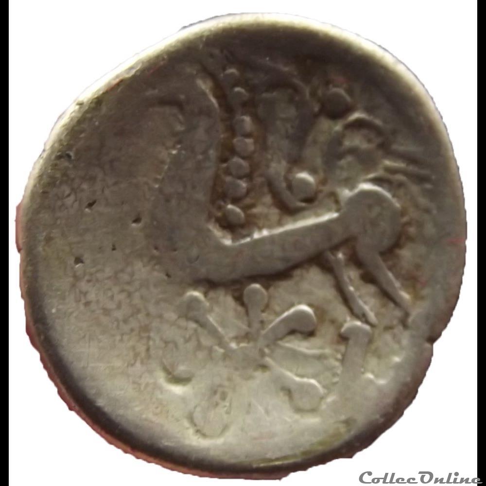 DT série 18 Quart de statère à la tête janiforme, classse III monnaie antique gauloise dt serie 18 quart de statere a la tete janiforme classse iii
